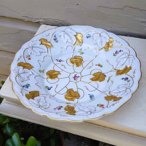 Stunning Antique von Schierholz Gold Gilded Leaves Relief Molded Porcelain Bowl - Picture 1 of 13